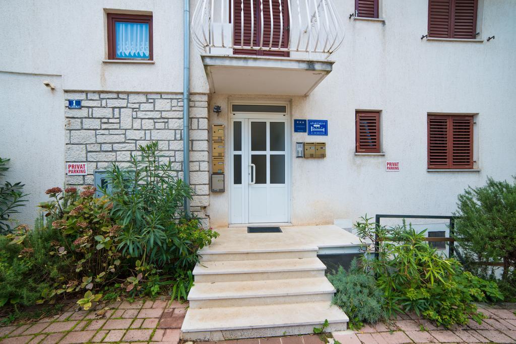 Apartments Daria โรวีน ภายนอก รูปภาพ