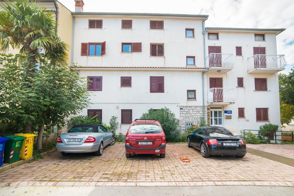 Apartments Daria โรวีน ภายนอก รูปภาพ