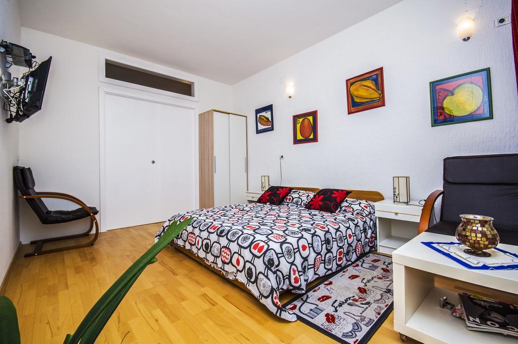 Apartments Daria โรวีน ภายนอก รูปภาพ